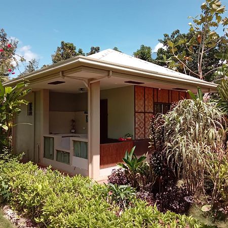 Banamboo Hostel Badian Exterior photo