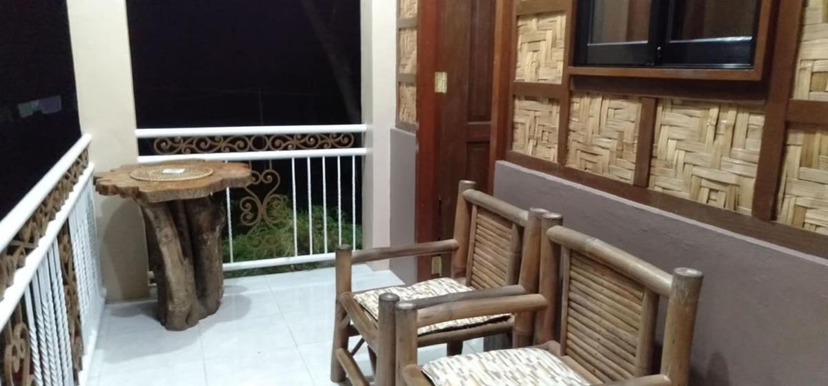 Banamboo Hostel Badian Exterior photo