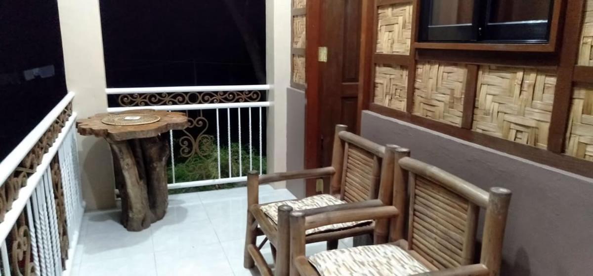 Banamboo Hostel Badian Exterior photo