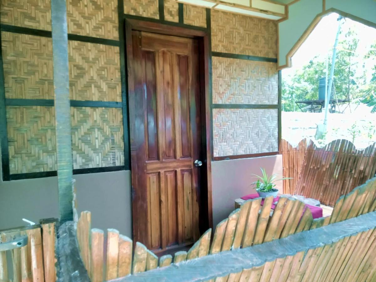 Banamboo Hostel Badian Exterior photo