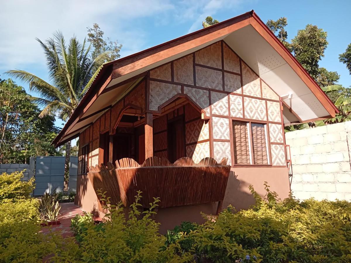 Banamboo Hostel Badian Exterior photo