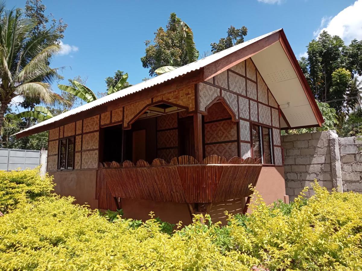 Banamboo Hostel Badian Exterior photo